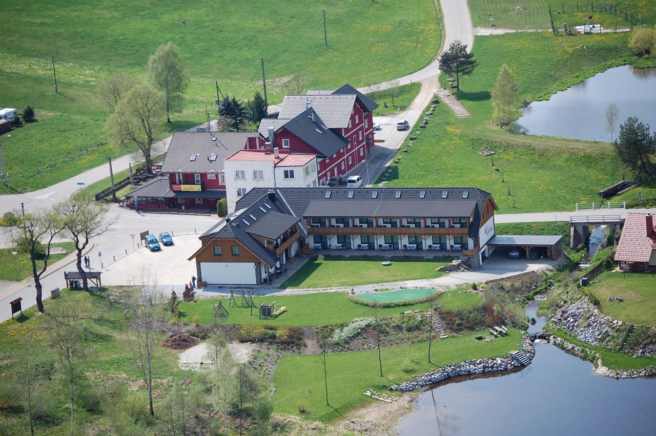 Jbx Resort Hotel Albatros Predni Vyton Exterior photo