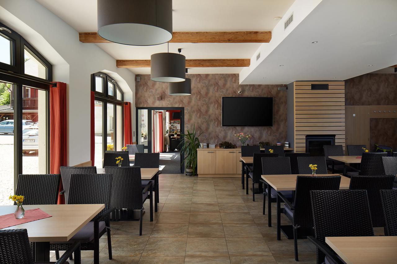 Jbx Resort Hotel Albatros Predni Vyton Exterior photo
